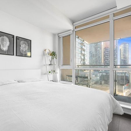 Apartament Heart Of Downtown Toronto! Zewnętrze zdjęcie