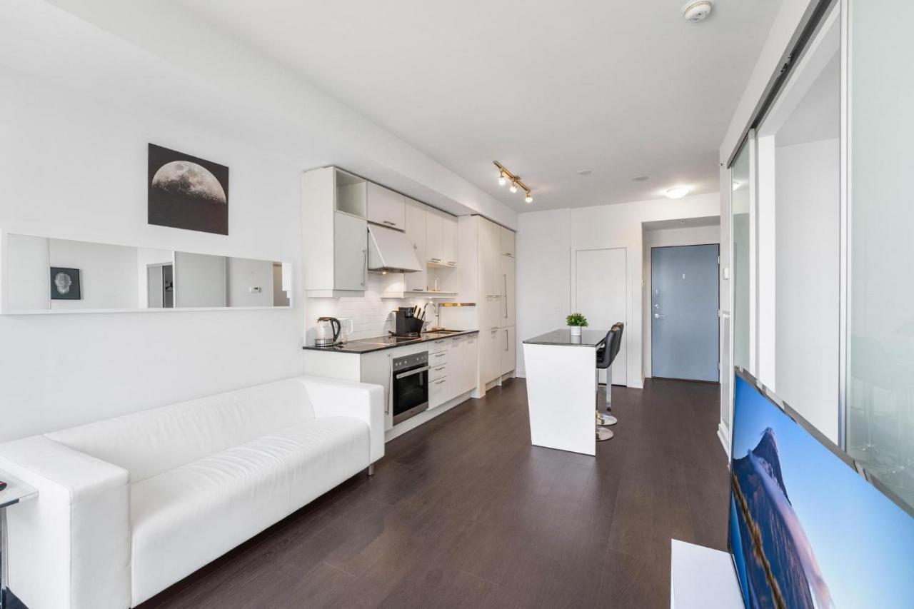 Apartament Heart Of Downtown Toronto! Zewnętrze zdjęcie